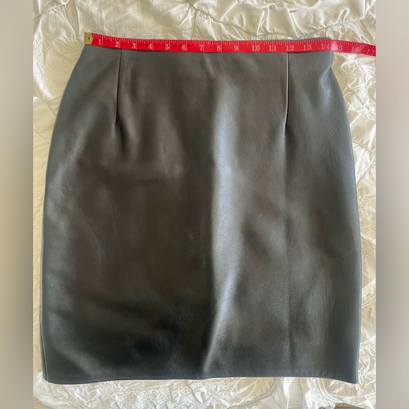 Hugo Buscati Milano Black Leather Mini Skirt - Picture 3 of 8